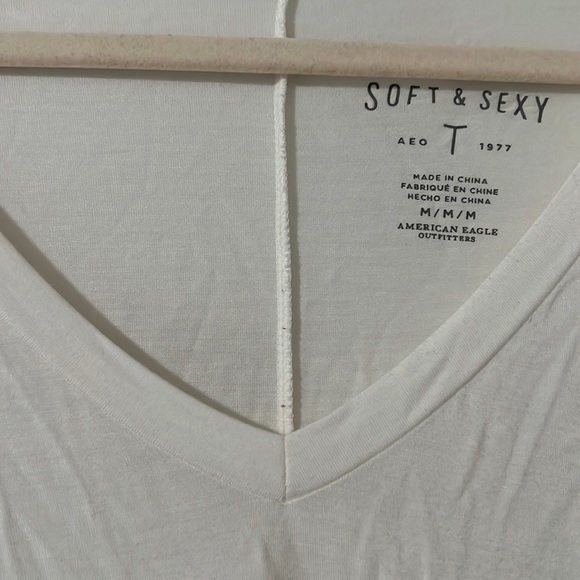 White v-neck tee - Picture 2 of 3